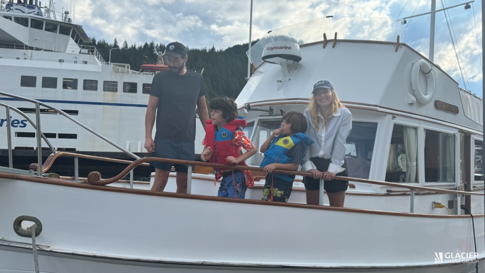 bowen-island-boat-damaged