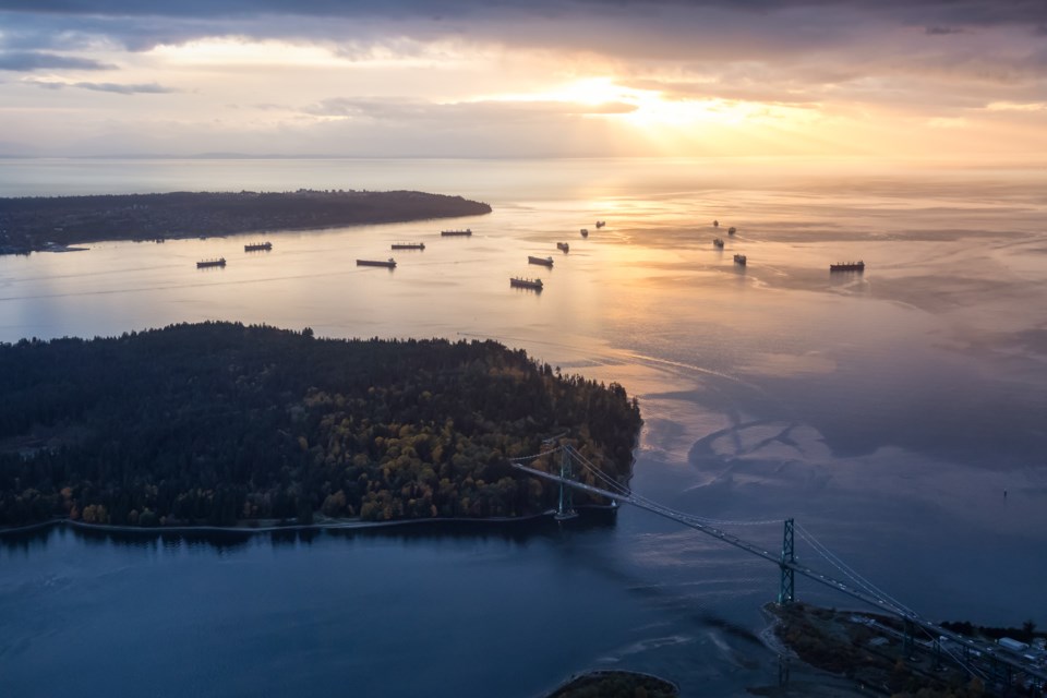 lions-gate-bridge-english-bay