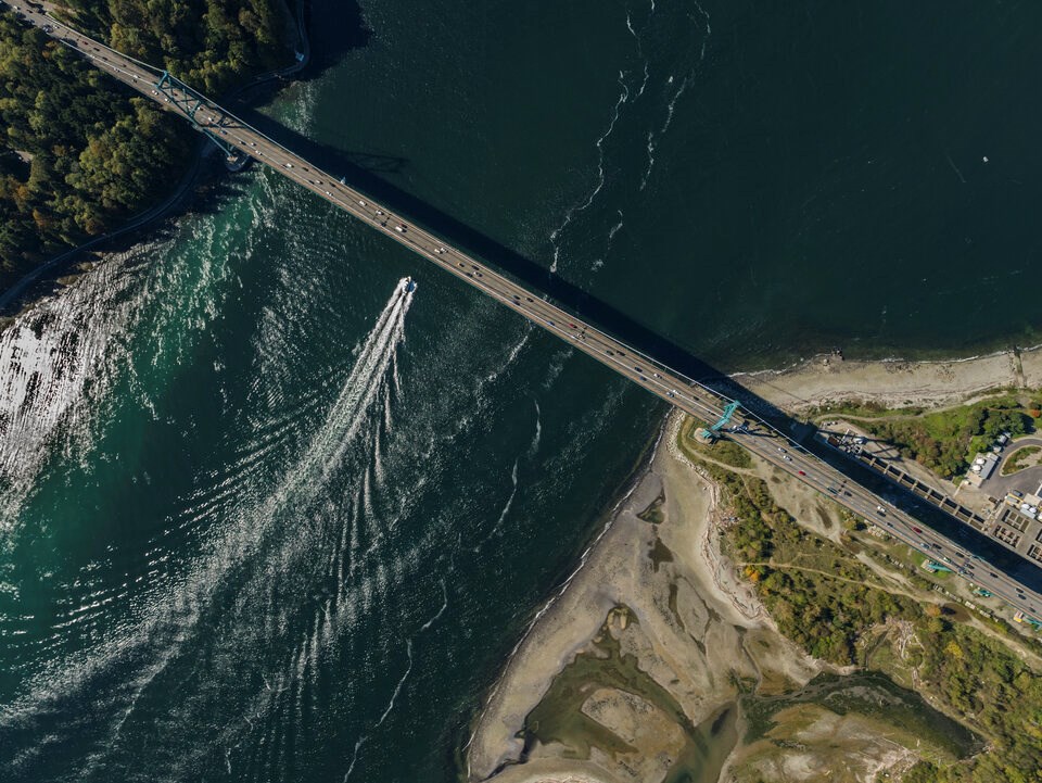 lions-gate-bridge