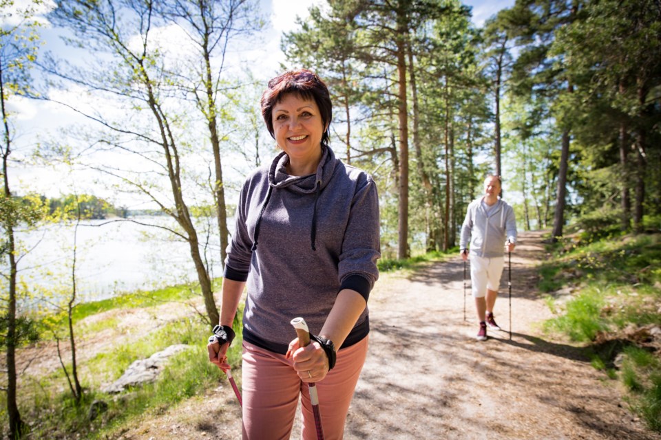 olderwomanwalkingoutside