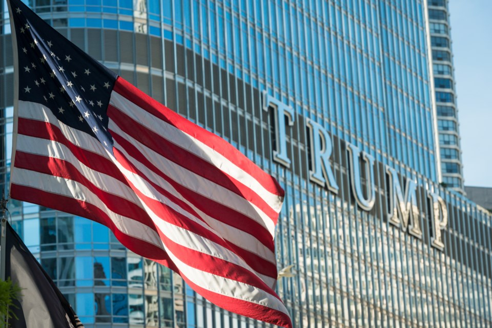 trumptoweramericanflag