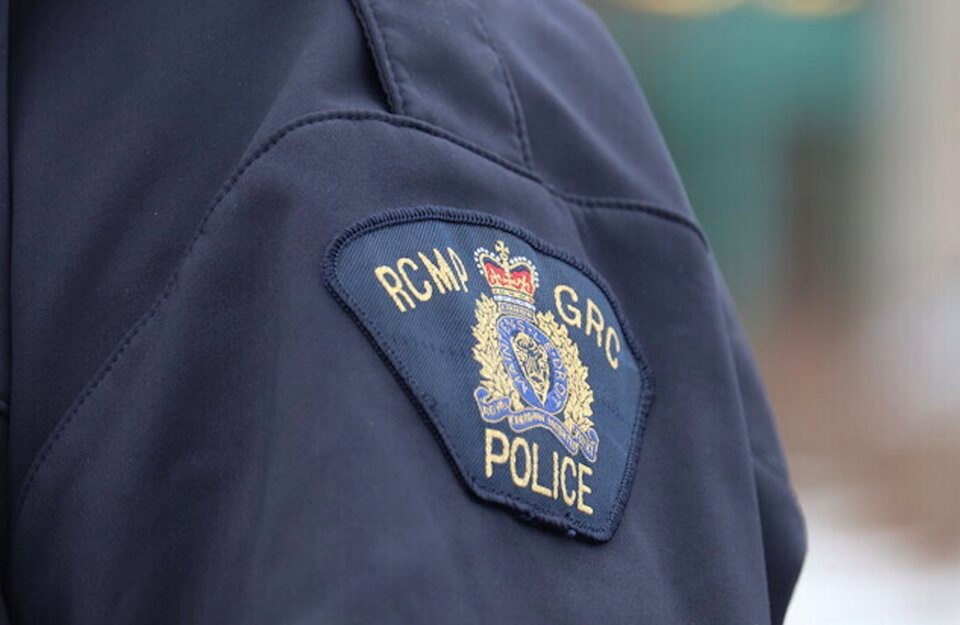 rcmp-shoulder-badge-1