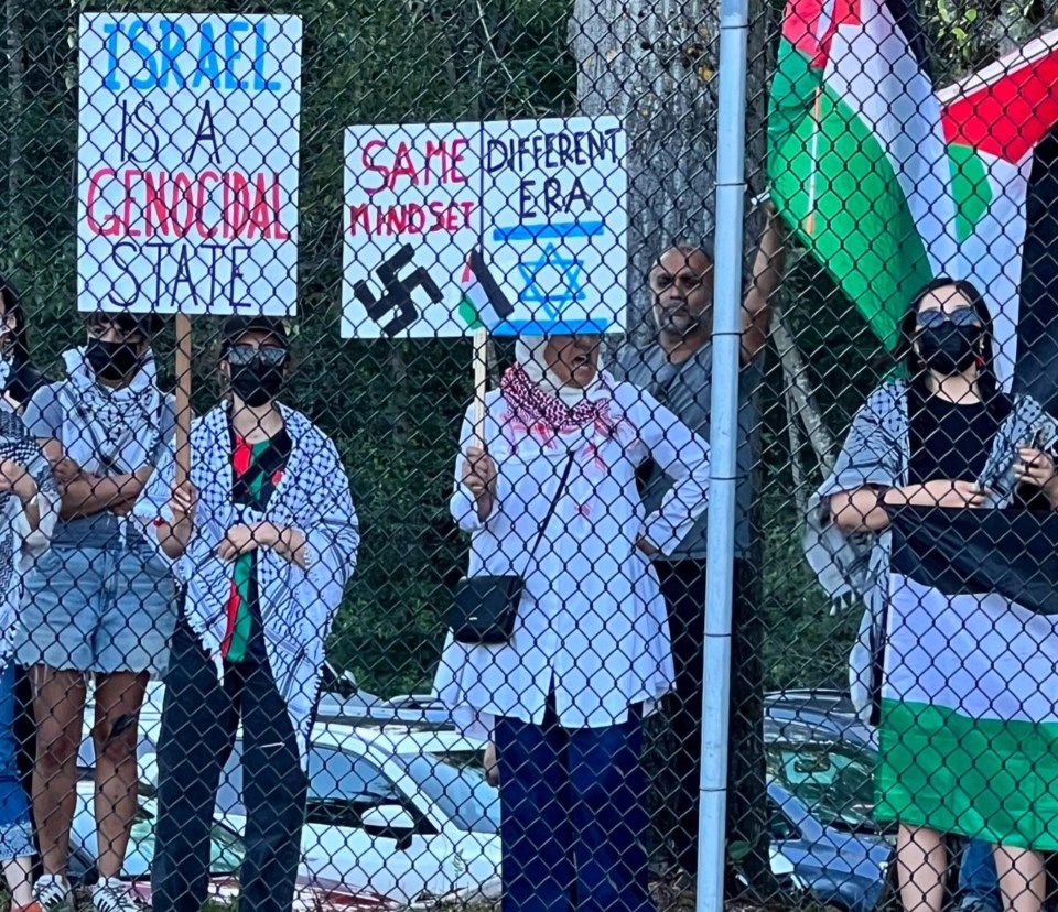 sachs-israel-swastika