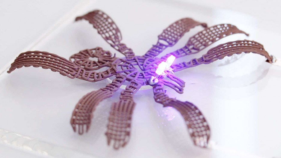 3d-printed-metallic-spidercreditmichaeldickeyuniversityofnorthcarolina