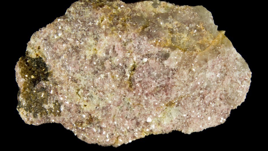 rough_lepidolite_mica_lithium_ore