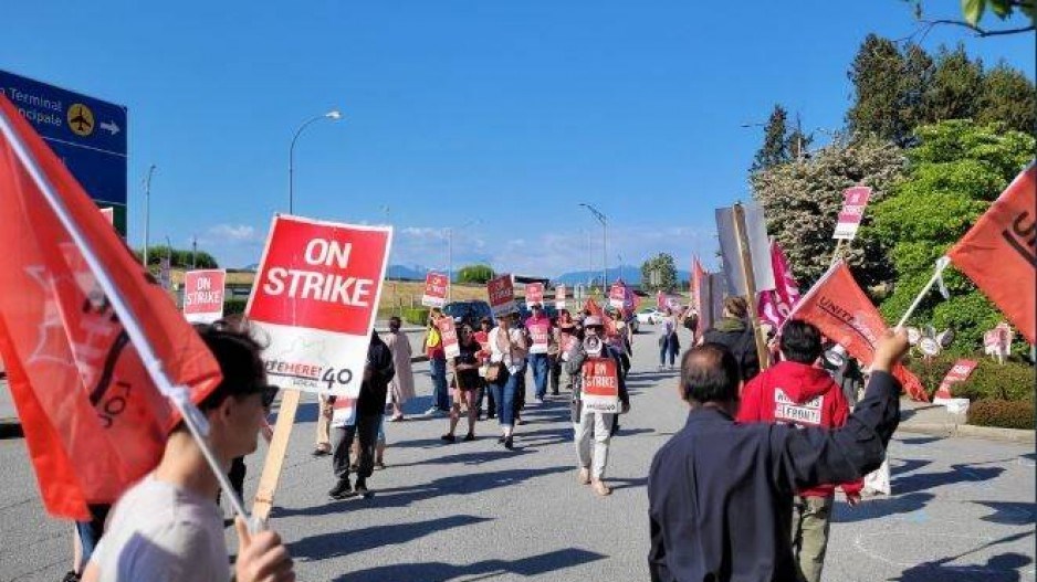 raddison-blu-worker-strike1creditsubmitted