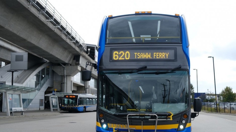 620-bus-laying-over-bridgeport-station-credit-translink