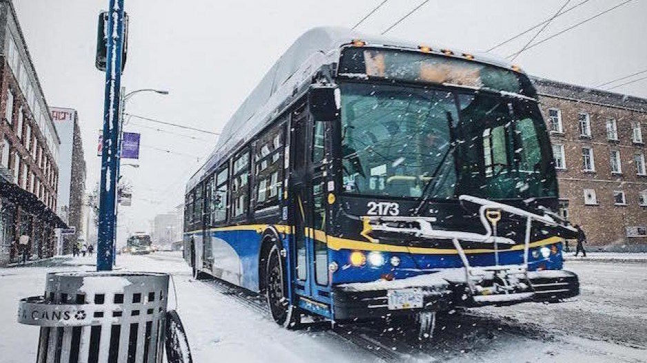 bus-translink-vancouver-snow-credit-tinachinpics-intragram