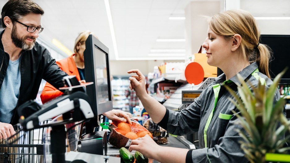 grocerystorecashier-tomwernerdigitalvisiongettyimages