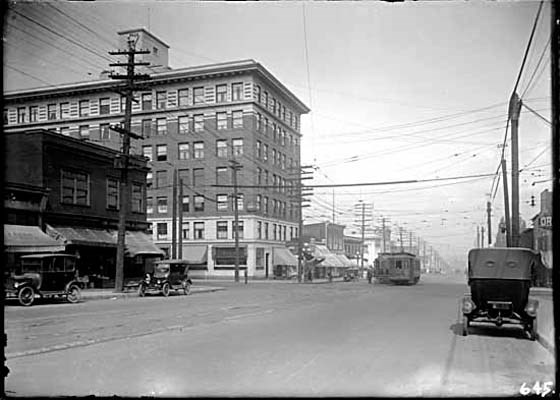 Lee Building then: Looking north on Main Street at Broadway, 1922. Photo: