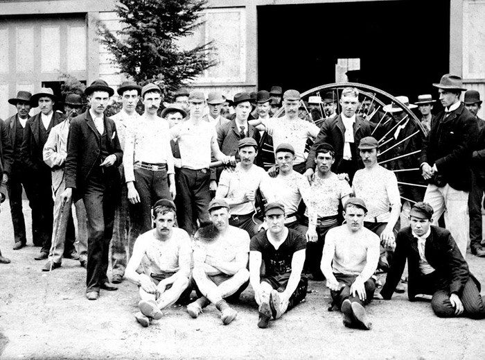 鶹ýӳFire Department Hose Reel Team, 1889. Photo: BC Archives.