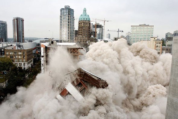 The final collapse of the Woodward’s building on September 30, 2006, taken from across Cordova Stree