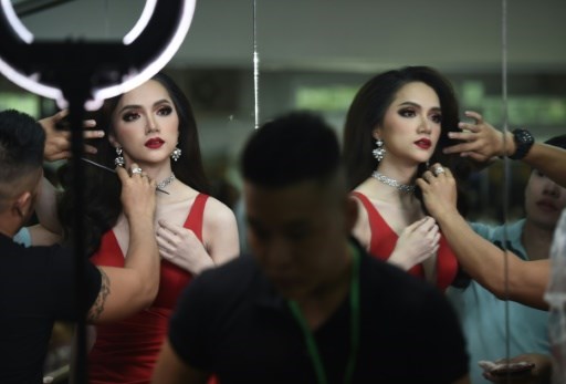 World News: Vietnamese Contestant Crowned Queen In Thai Transgender ...