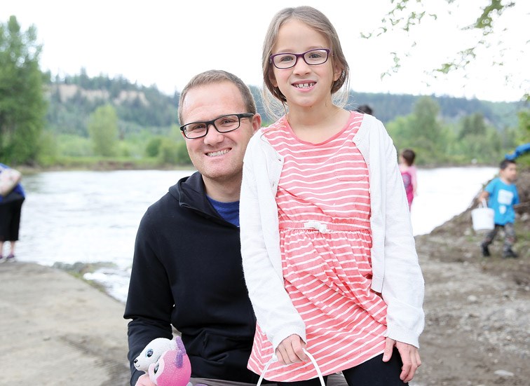 Salmon fry released into Nechako Sunday_4