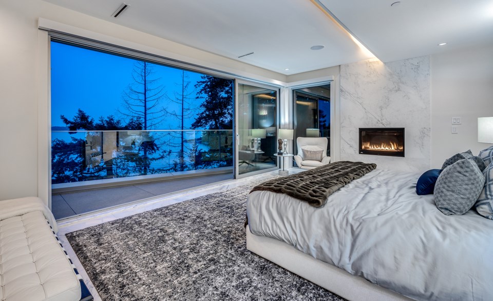 4580-Marine-Drive-West-Vancouver-master
