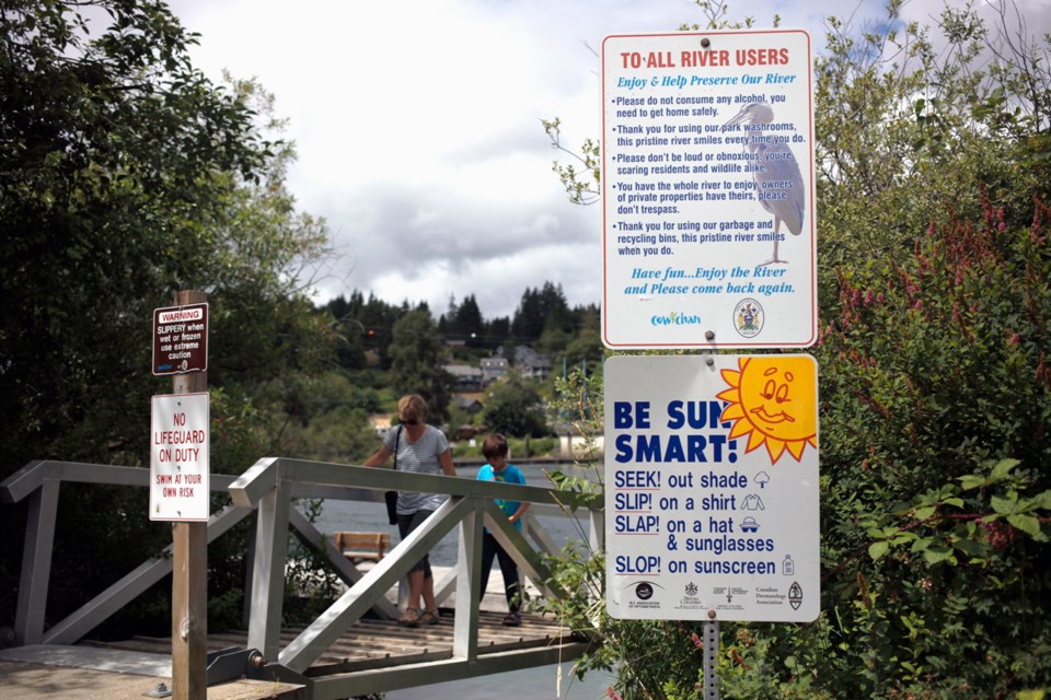 Sunscreen a new suspect in slow dying of Cowichan River - Victoria Times  Colonist
