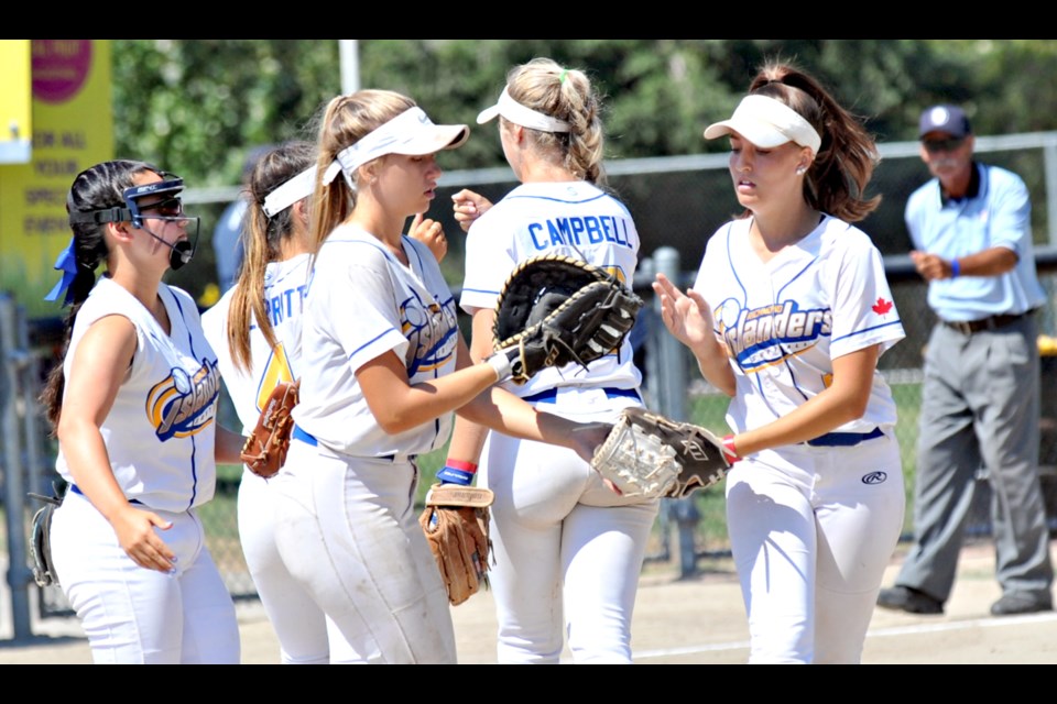 After a tough run in round-robin play that included a pair of extra inning losses, the Richmond 2000 Islanders rebounded to their final three games at the Canadian U19 Championships at Softball City.