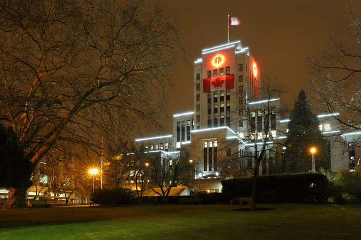 鶹ýӳCity Hall, night