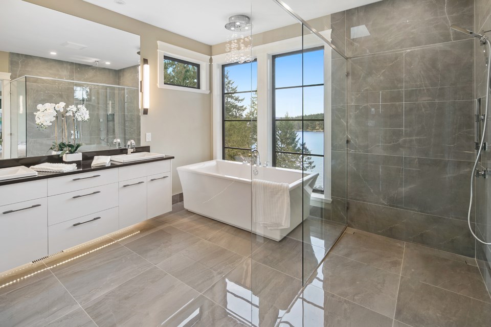 Millionaire Lottery prize home Sidney master bathroom