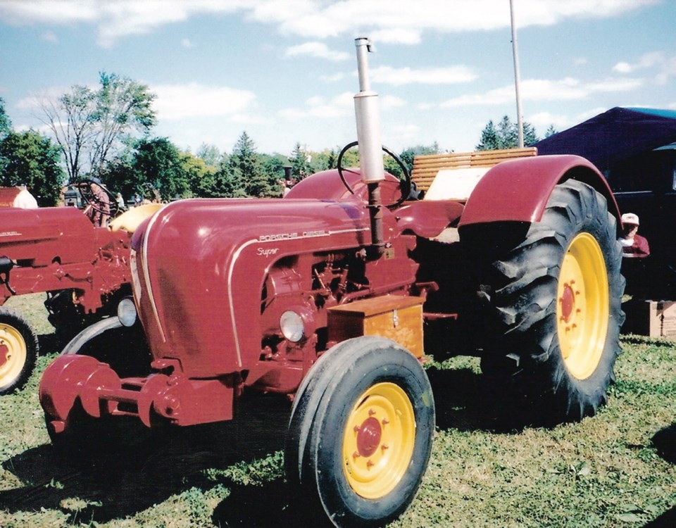 New_f6-1123-tractor.jpg