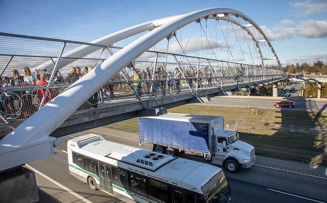 Burnaby planning for pedestrian bridge over Highway 1 - Vancouver Is ...