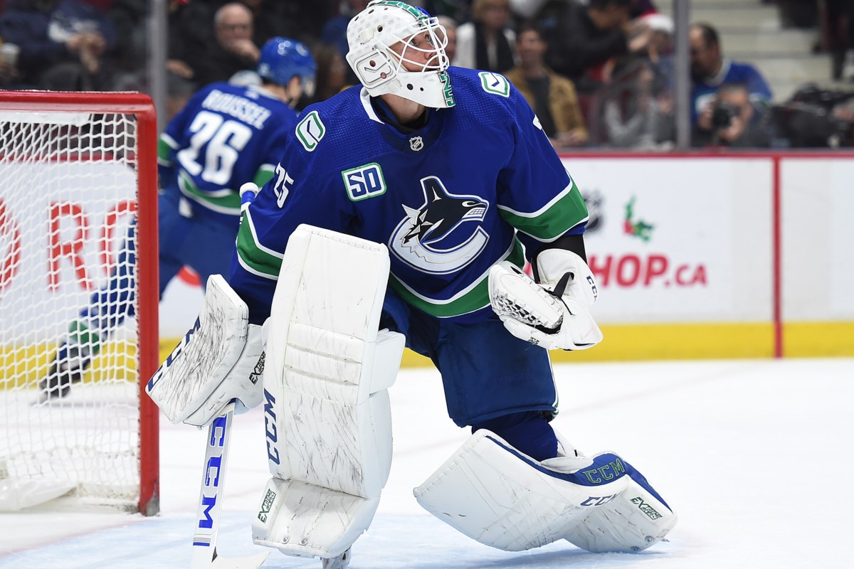 Markus Naslund Jersey Retirement Pin Vancouver Canucks NHL