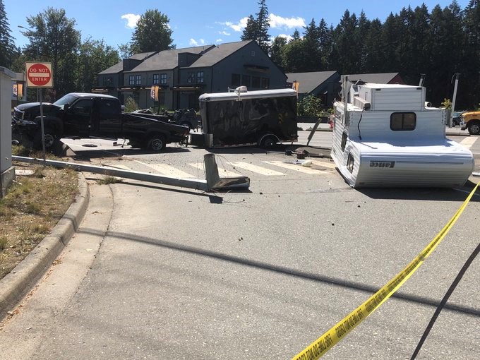 Island Highway collision photo Aug. 29, 2020