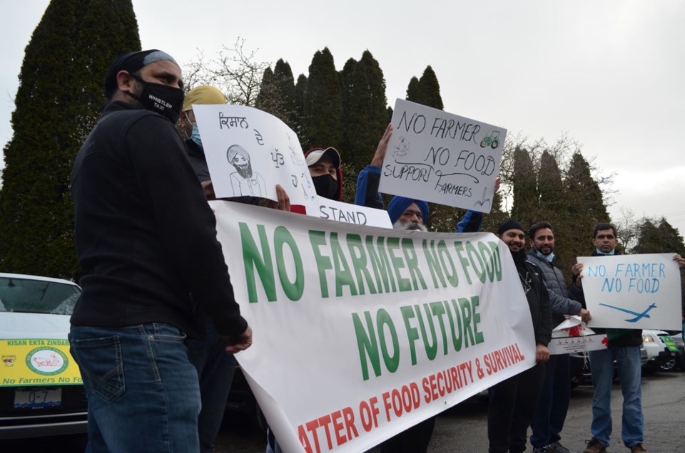 Squamish Sikhs demonstrate in support of Indian farmers_2