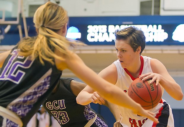 SFU Women Split Exhibition Hoops In Portland - Burnaby Now