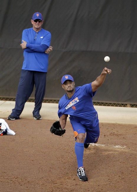 Mets' Johan Santana likely to miss season with torn shoulder