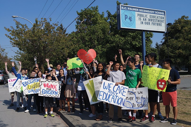 Students rally