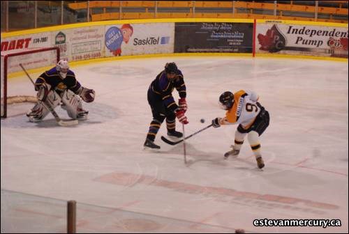 The Estevan Midget Bruins took on Lumsden this past weekend at the Civic Auditorium.