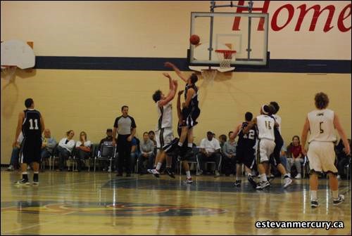 The University of Regina Cougars were in town to take on the University of Toronto. For a great exhibition that Estevan was lucky to host.