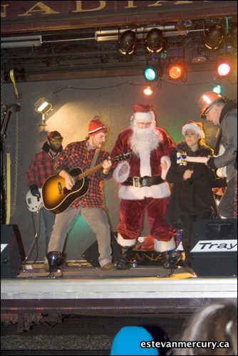 The CP Holiday Train pulled into Estevan Dec. 17 to spread some holiday cheer. The weather was great and people who came out to watch also helped out the local Salvation Army with donations. If you recognize a friend head to our Facebook page and tag them. http://www.facebook.com/EstevanMercury