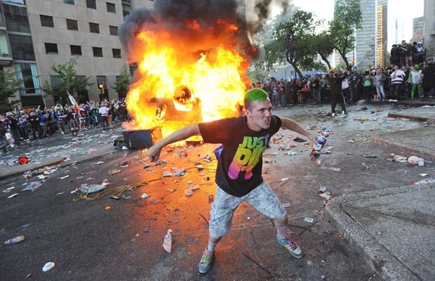 Rioter in downtown 91ԭ on June 15, 2011.