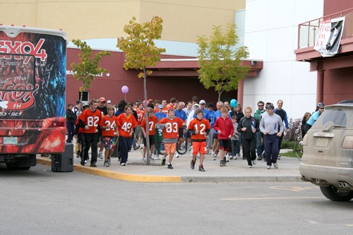 Running for fun and funds &#8211; The weather was perfect and 131 people &#8211; including a large number of local youth &#8211; turned out to take part in the 30th Annual Terry Fox Run event held Sunday in Yorkton. With pledges still coming in, nearly $5,000 was raised through the event which directs its proceeds towards cancer research. For more details visit: www.terryfox.org.