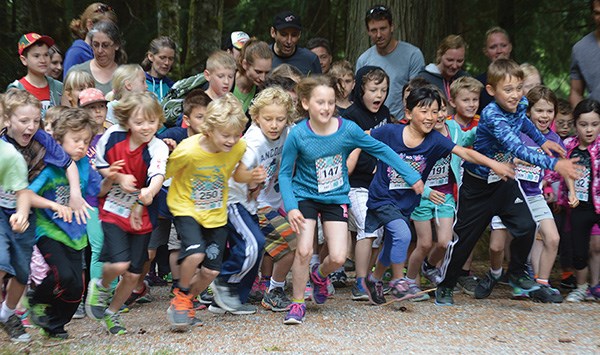 Children at the starting line of the 1 km race at Loop the Lakes.