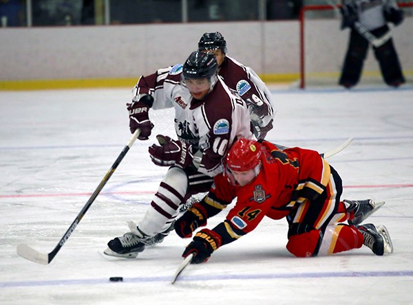 The Port Moody Panthers defeated the Ridge Meadows Flames 10-2 on Saturday night in their season home opener at the Port Moody Arena. The club fell 3-0 the next night against the Grandview Steelers.