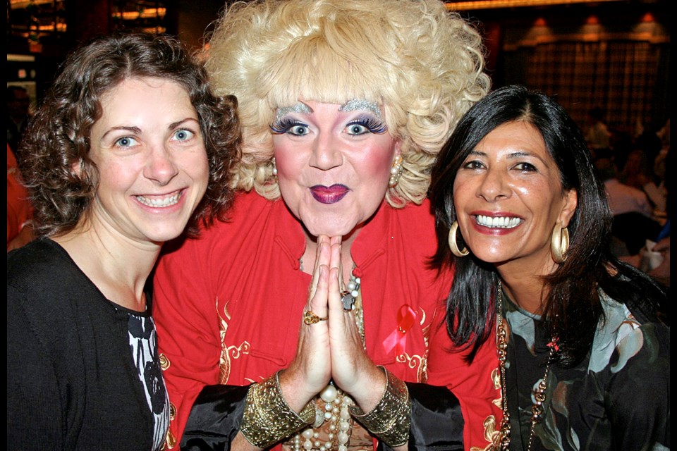 Connie Smudge was among the local characters who served dim sum to a capacity crowd that included Richmond Gateway Theatre’s executive director Camilla Tibbs and 鶹ýӳCourier publisher Dee Dhaliwal.