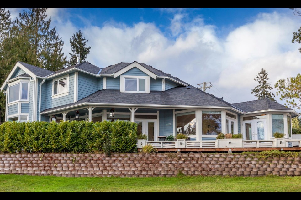 A six-month reno transformed the 3,800-square foot summer Shawnigan Lake home into a fully winterized, family destination for five generations.