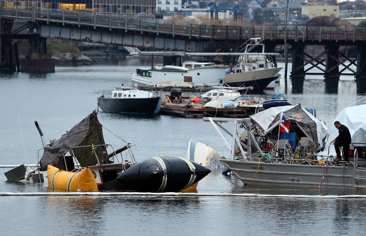 St.+Petersburg%27s+Sunken+Yacht+Raises+Environmental+Concerns