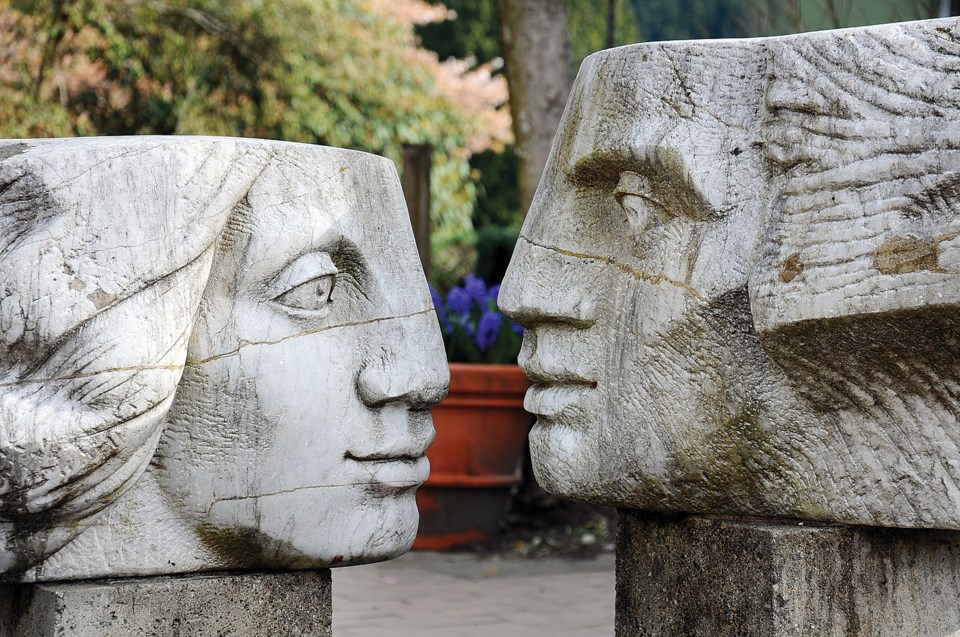 faces sculpture