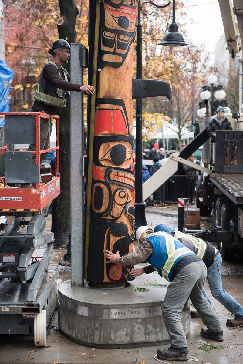 Totem pole honouring survivors of injustice in Vancouver to be