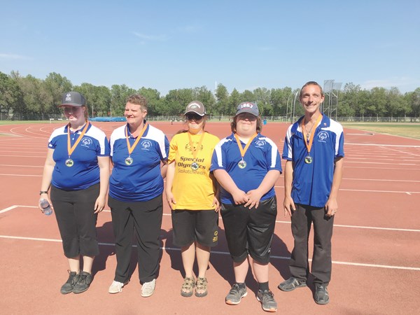 Pictured left to right: Samantha DeGroot, Krystal Peterson, Cara Spokowski, Kaleb Krakalovich and Mike Schmuck - division three gold medal winners.