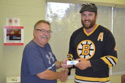 Kelly MacTavish finished second in the men’s division with a score of 41.