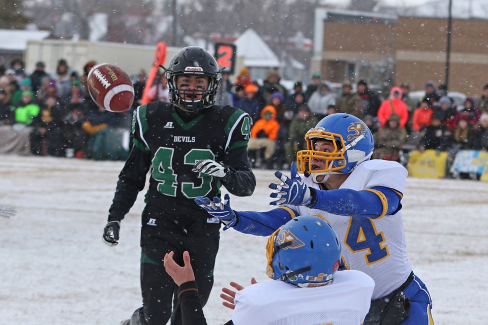 Weyburn Jr. Eagles trounce Lumsden Devils on home field 