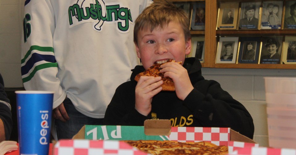 Atticus LeighTJ’s Pizza pizza eating competition