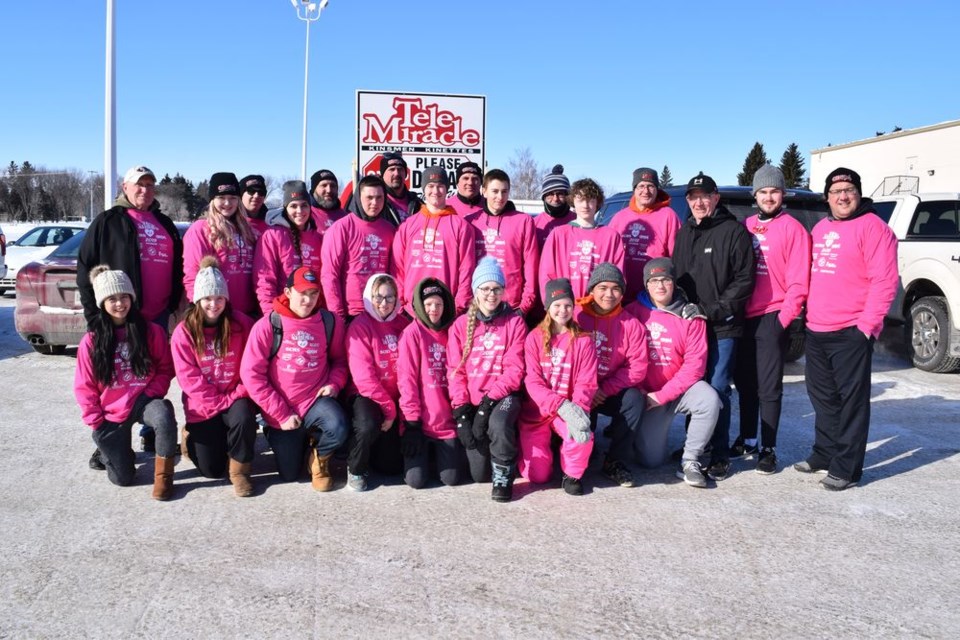 Sturgis Composite School students, Kinsmen members and volunteer drivers who braved the cold to run from Canora to Sturgis raising funds along the way were, from left, were: (back row) Jim Prekaski, Kylie Babiuk, Kent Hurlburt, Sierra Meroniuk, Daniel Wasylenchuk, Kale Musey, Jason Peterson, Jalen Bayer, Dean Serdachny, Garrett Bazuik, Keith Babiuk, Zane Bayer, Brad Cameron, Neil Christopherson, Bo Babiuk and Conrad Peterson and, (front) Audrey Vargas, Mikayla Gregory, Brett Smith, Danika Soltys, Chaz Jaeb, Shanae Olson, Mollie Jaeb, JR Puyos and Shae Peterson.