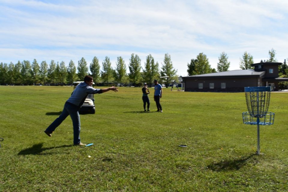 Sebastian Leimhofer took aim and landed a shot in basket number eight during the Sas-Kam tournament.