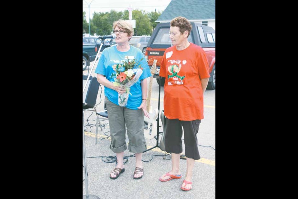 Joan Kortje of the Kidney Foundation thanks volunteer organizer Audrey Parisloff for putting on the first Give the Gift of Life Fun Run and Walk in rural Saskatchewan.